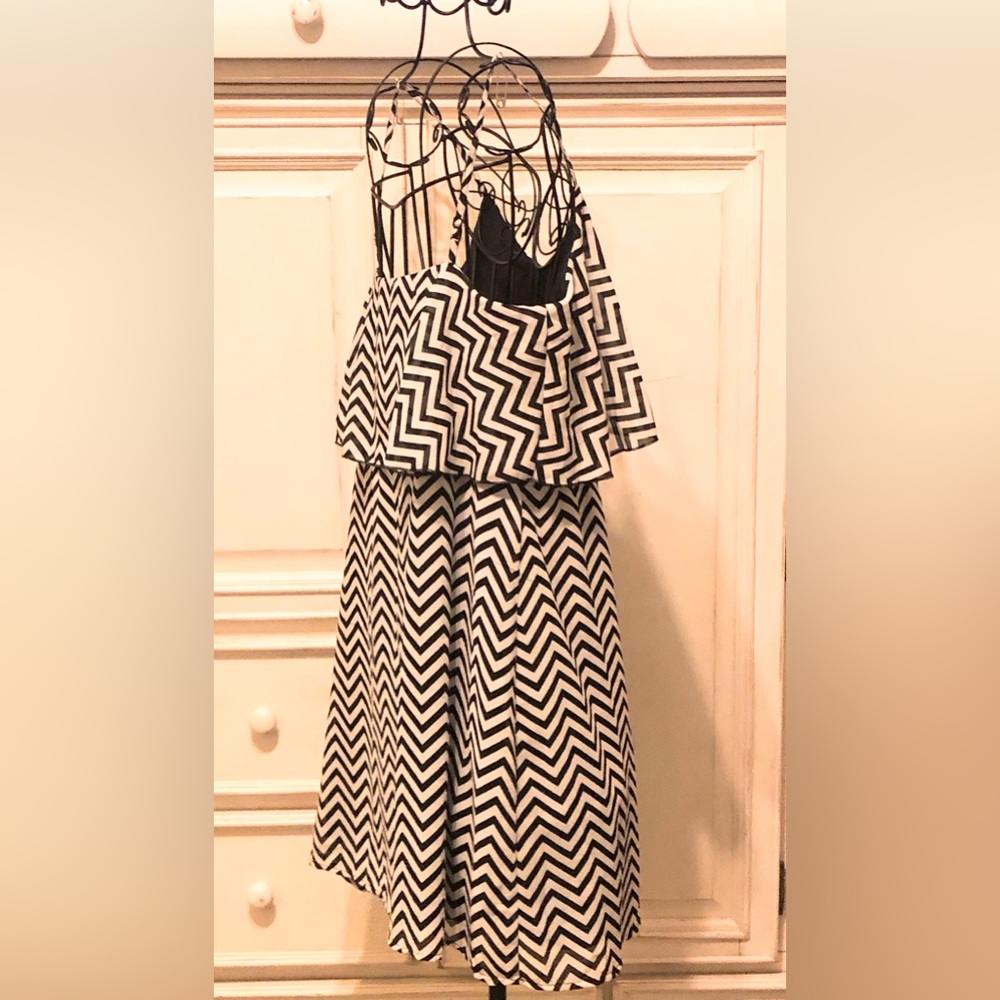 Chevron Pattern Dress - Picture 2 of 4